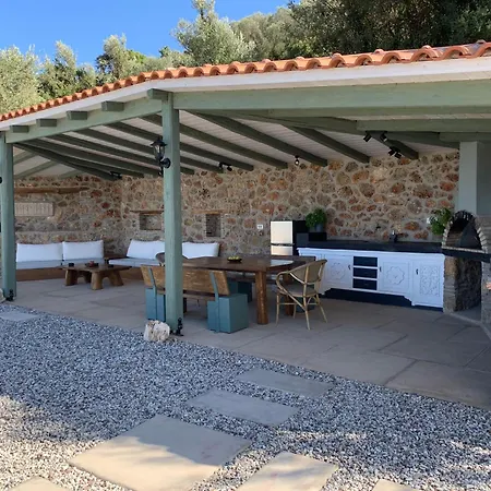 Olive Guest Farm * أكراتا
