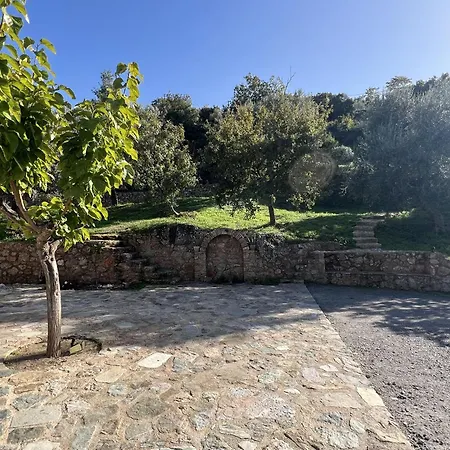 Olive Guest Farm 度假居 阿克拉塔