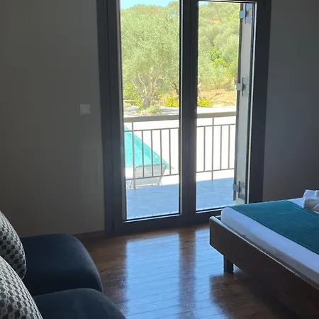 Olive Guest Farm *